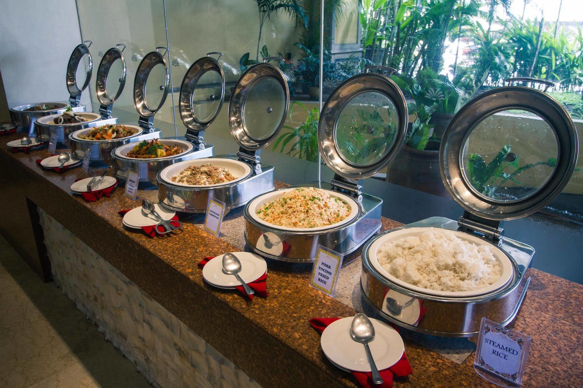 The Royal Mandaya Hotel Davao City Exteriér fotografie