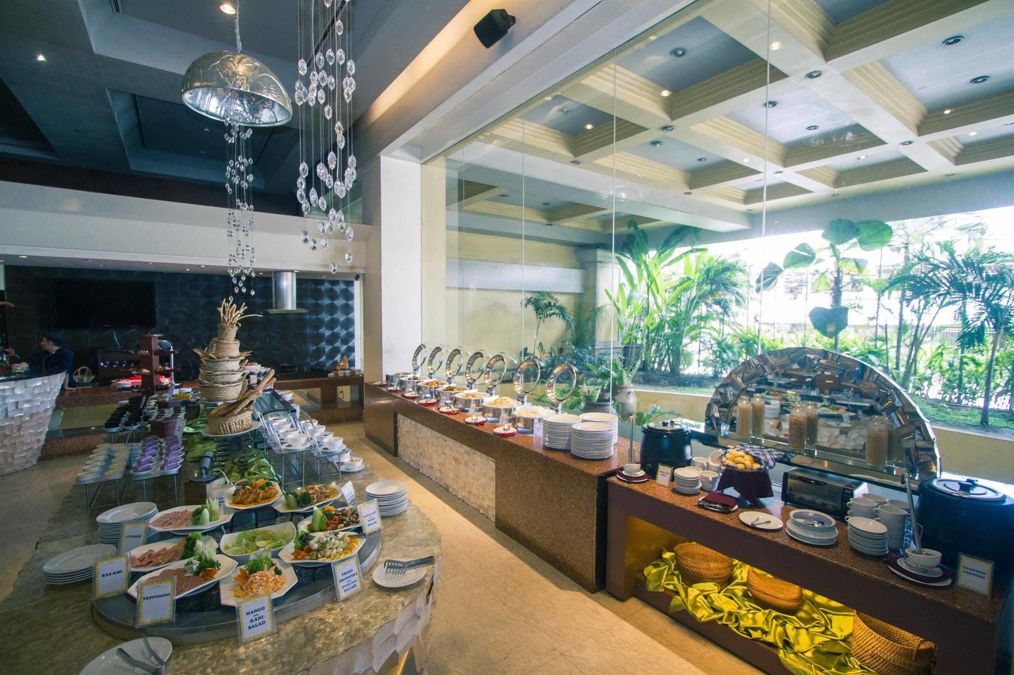 The Royal Mandaya Hotel Davao City Exteriér fotografie