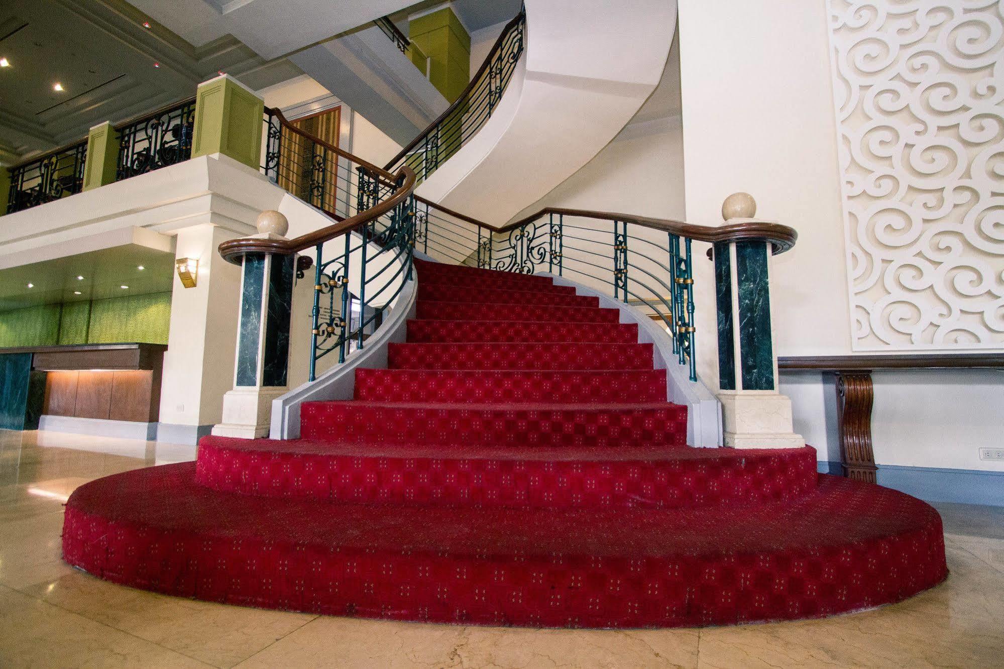 The Royal Mandaya Hotel Davao City Exteriér fotografie