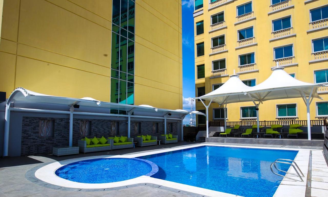 The Royal Mandaya Hotel Davao City Exteriér fotografie