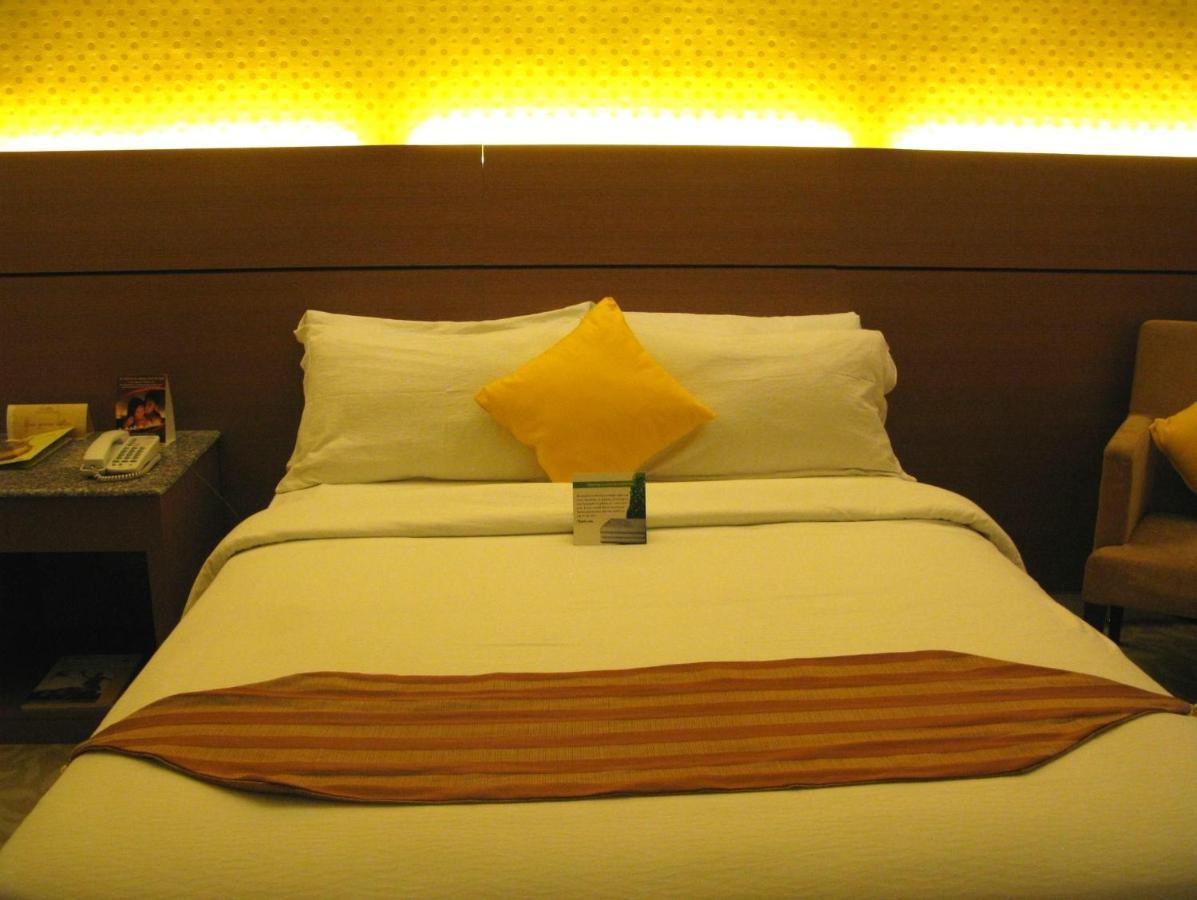 The Royal Mandaya Hotel Davao City Exteriér fotografie